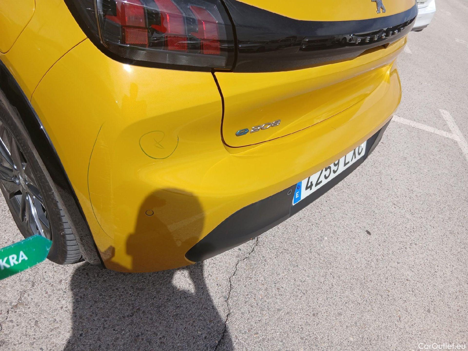  Peugeot  208 PEUGEOT e- / 2019 / 5P / berlina con portón Eléctrico Active Pack #23