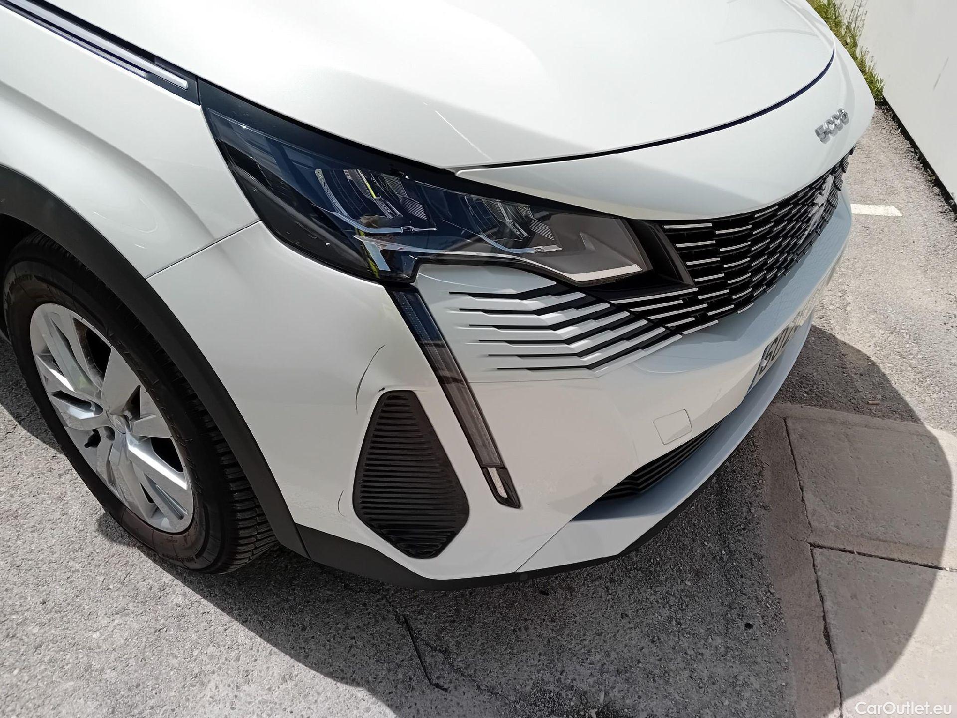  Peugeot  5008 PEUGEOT  / 2020 / 5P / todoterreno 1.2 PureTech 96KW S&S Active Pack EAT8 #7