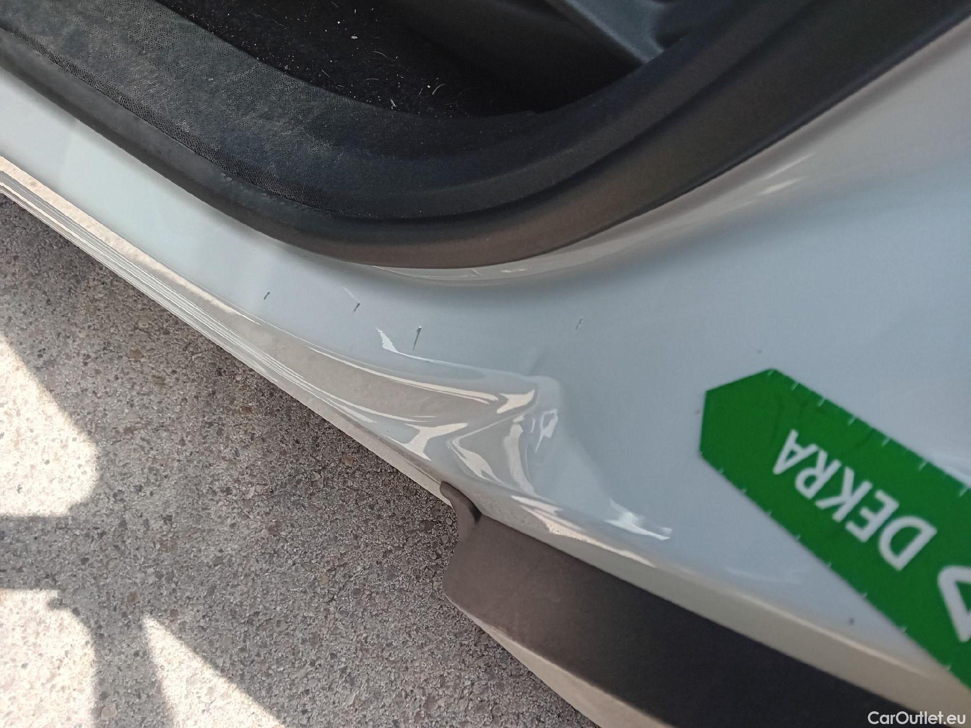  Peugeot  5008 PEUGEOT  / 2020 / 5P / todoterreno 1.2 PureTech 96KW S&S Active Pack EAT8 #2