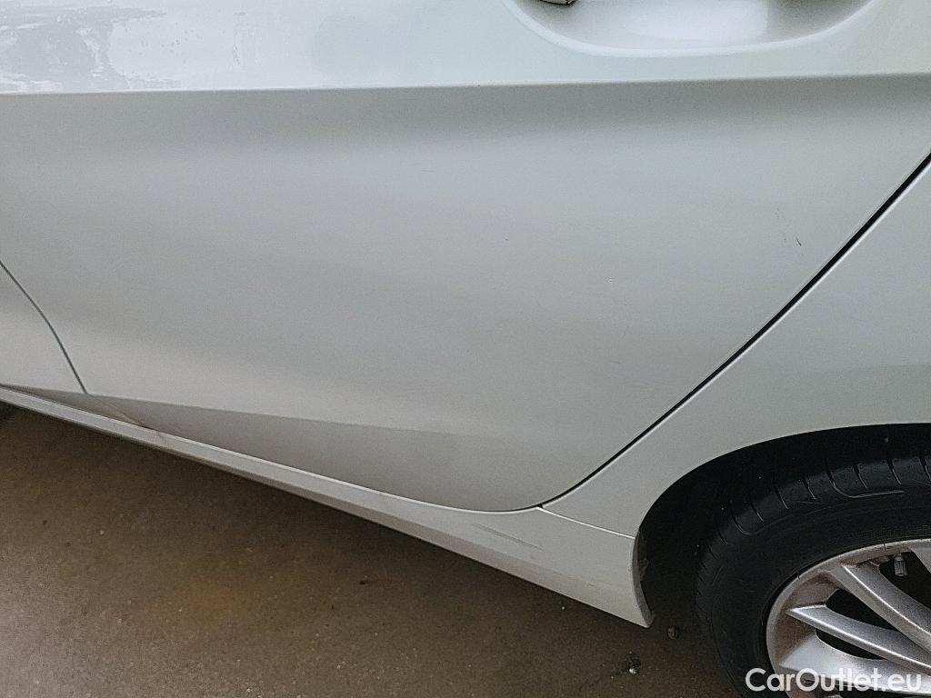  Bmw  Serie 1 BMW  / 2019 / 5P / berlina con portón 118i #12