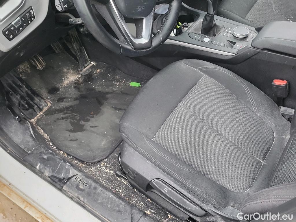  Bmw  Serie 1 BMW  / 2019 / 5P / berlina con portón 118i #6
