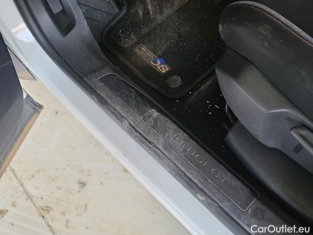  Peugeot  3008 PEUGEOT  / 2016 / 5P / todoterreno 1.5 BlueHDi 96kW (130CV) S&S Style #5