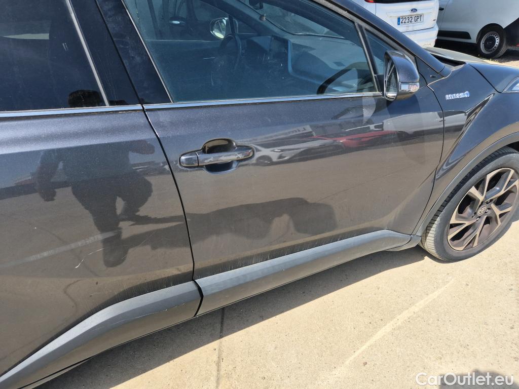  Toyota  C-HR TOYOTA  / 2019 / 5P / todoterreno 1.8 125H Advance #24