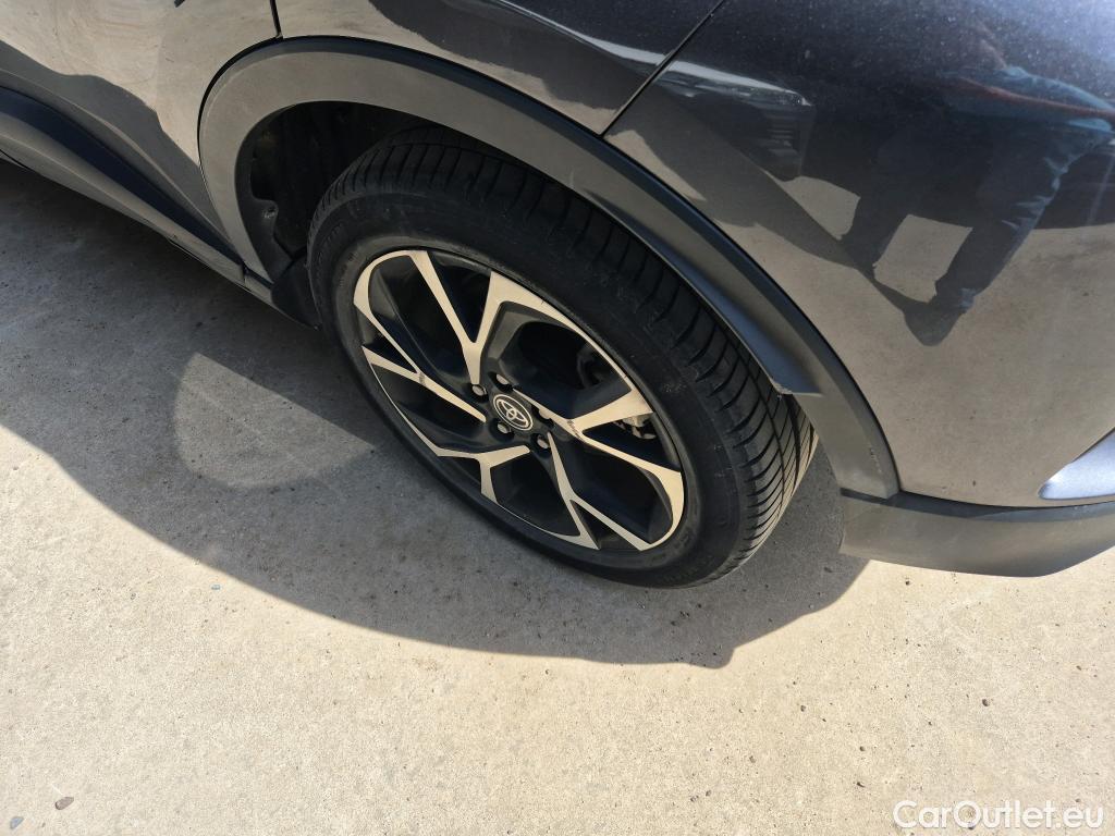  Toyota  C-HR TOYOTA  / 2019 / 5P / todoterreno 1.8 125H Advance #16