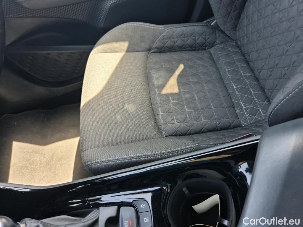  Toyota  C-HR TOYOTA  / 2019 / 5P / todoterreno 1.8 125H Advance #1