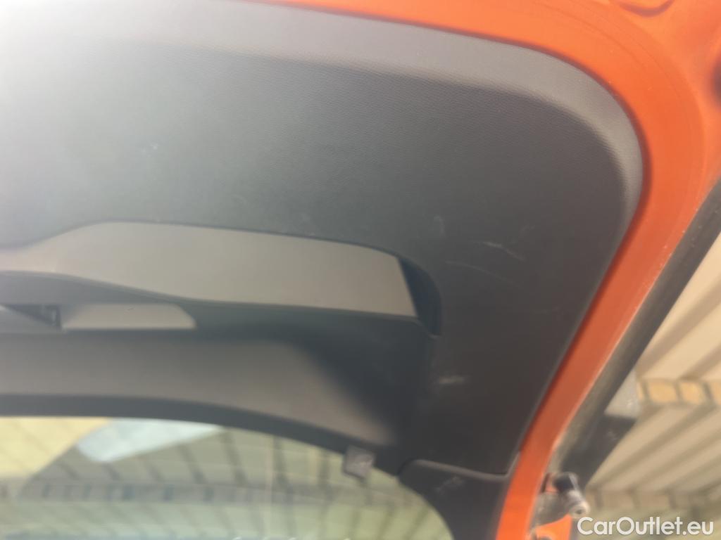  Peugeot  2008 PEUGEOT  / 2019 / 5P / todoterreno Active BlueHDI 81kW (110CV) #11
