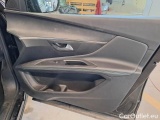  Peugeot  3008 PEUGEOT  / 2020 / 5P / SUV BLUEHDI 130 EAT8 SeS ALLURE #124