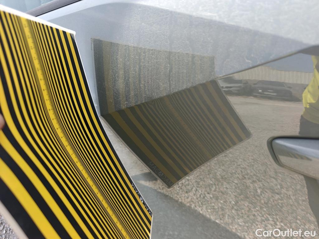  Audi  Q2 AUDI  / 2016 / 5P / todoterreno Design 30 TFSI 85kW (116CV) #33