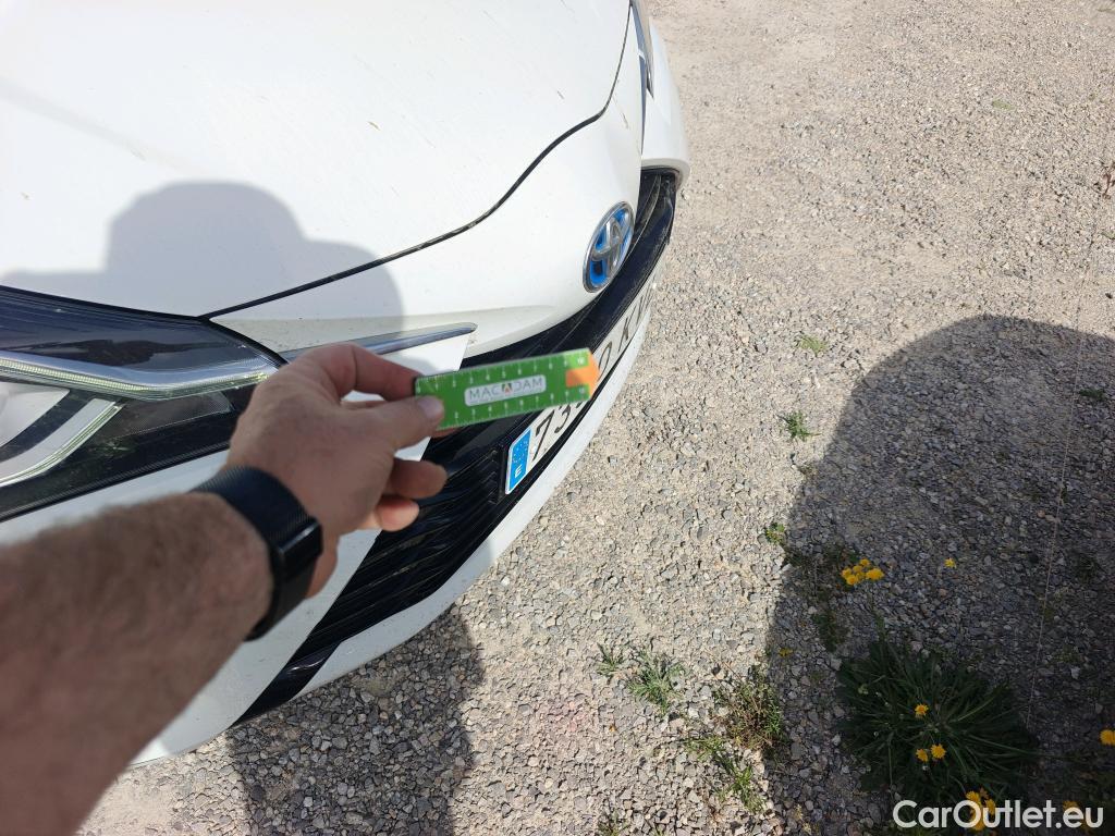  Toyota  Yaris TOYOTA  / 2017 / 5P / berlina con portón 1.5 Hybrid Advance #16