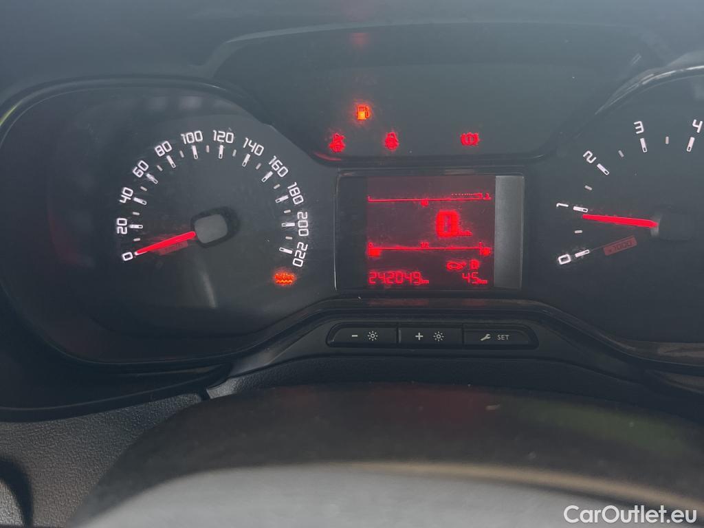  Citroen  Berlingo CITROEN  / 2018 / 4P / furgón derivado de turismo Talla XL BlueHDi 100 CONTROL #23