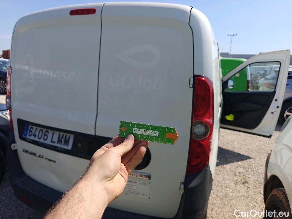  Fiat  Doblo FIAT Doblò Cargo/2015/4P/furgón derivado de turismo Cargo Maxi SX 1.6 Mjet 78kW (105CV)  Isotermo + Equipo de frio #58