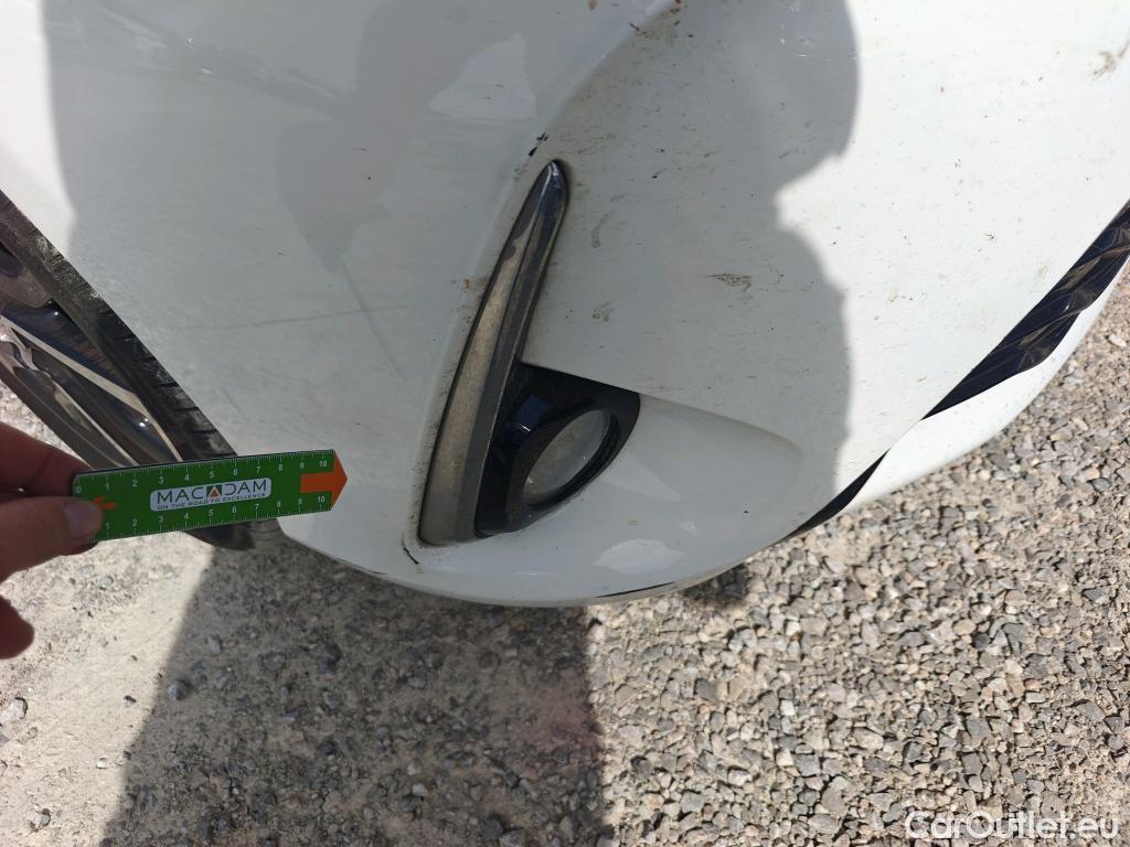  Toyota  Yaris TOYOTA  / 2017 / 5P / berlina con portón 1.5 Hybrid Advance #17