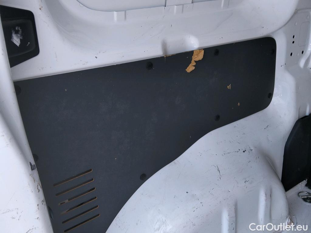  Citroen  Jumpy CITROEN  / 2016 / 4P / furgón Talla M BlueHDi 120 S&S 6v Control #17