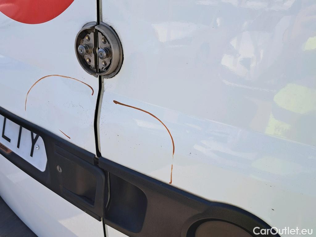  Fiat  Doblo FIAT Doblò Cargo/2015/3P/furgón derivado de turismo Cargo Base 1.6 Mjet 66kW (90CV) #8