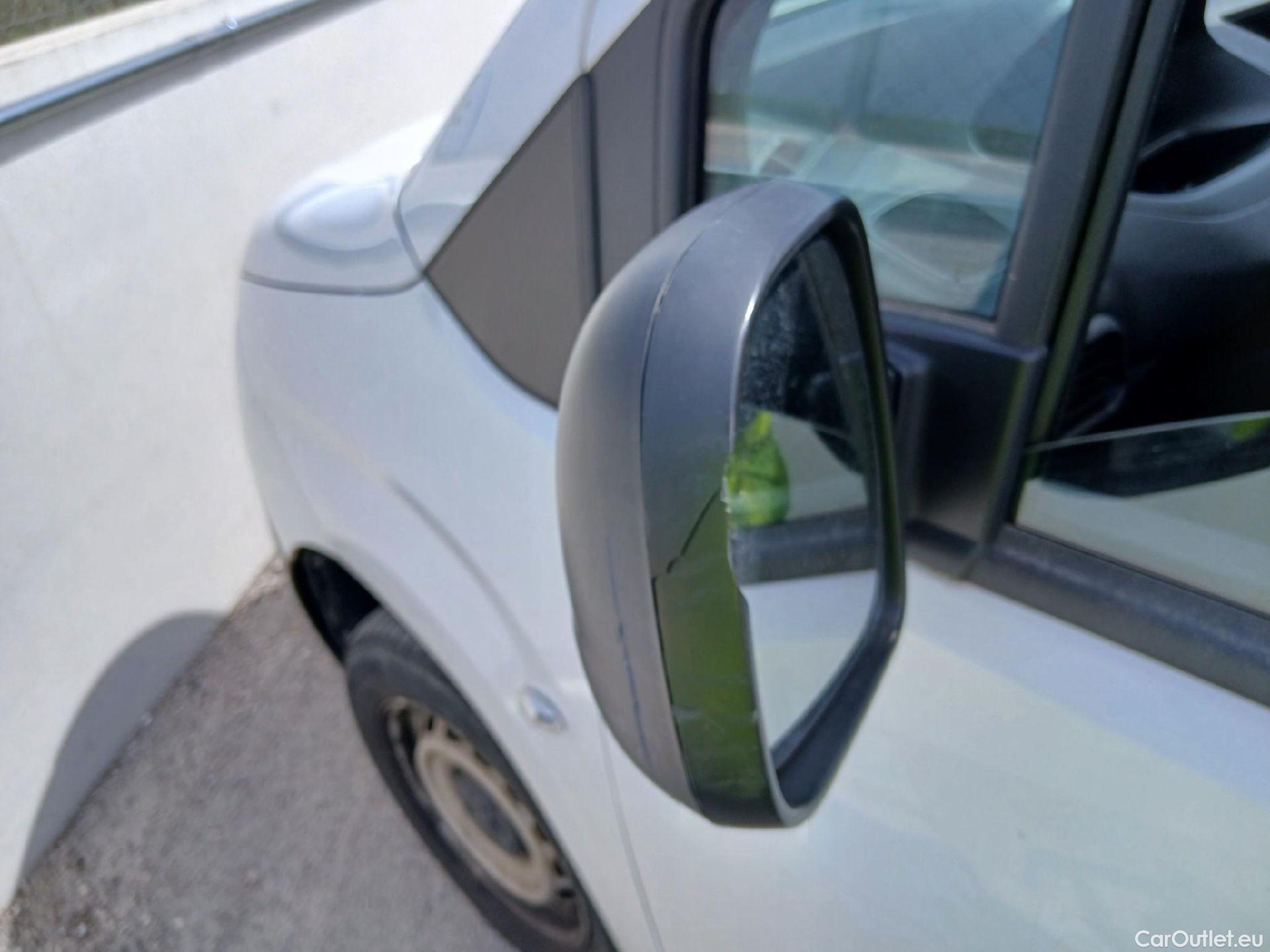  Peugeot  Partner PEUGEOT  / 2018 / 4P / furgón derivado de turismo Premium Standard 600kg BlueHDi 73kW (AC) #18