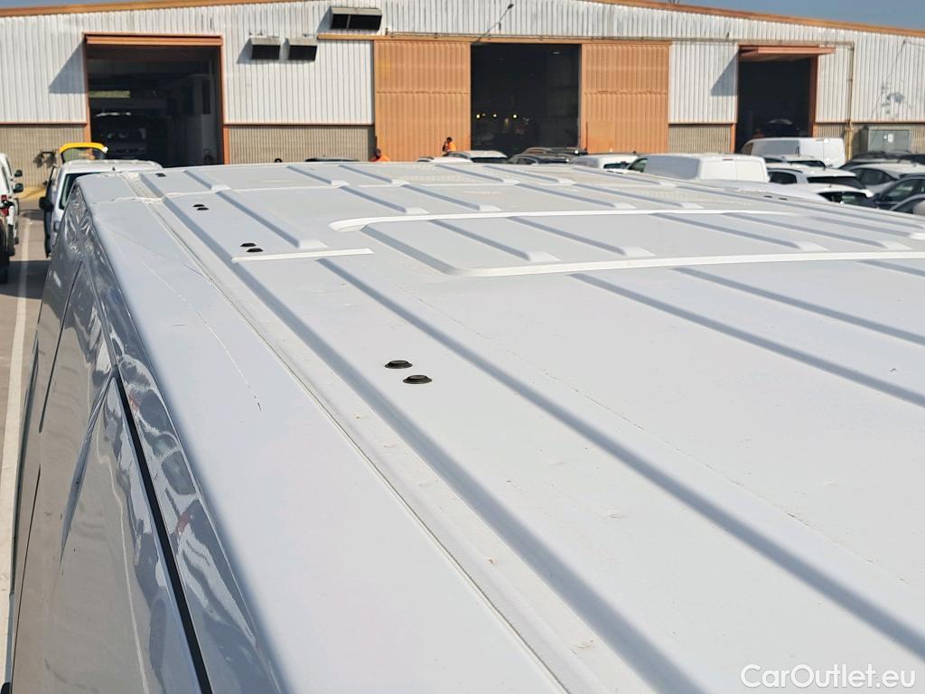  Renault  Master RENAULT  / 2019 / 4P / furgón Furgón T L3H2 3500 Bl dCi 100 kW(135CV) #24