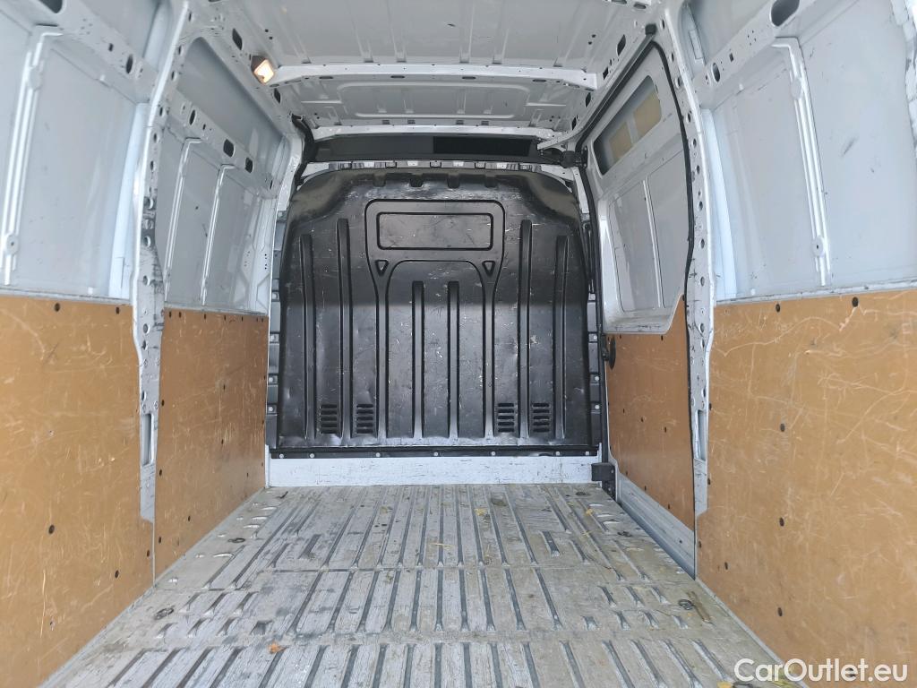  Renault  Master RENAULT  / 2019 / 4P / furgón Furgón T L3H2 3500 Bl dCi 100 kW(135CV) #40