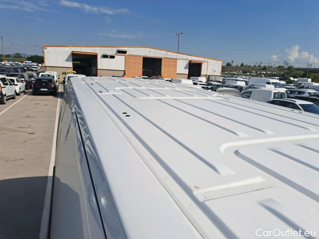  Renault  Master RENAULT  / 2019 / 4P / furgón Furgón T L3H2 3500 Bl dCi 100 kW(135CV) #23