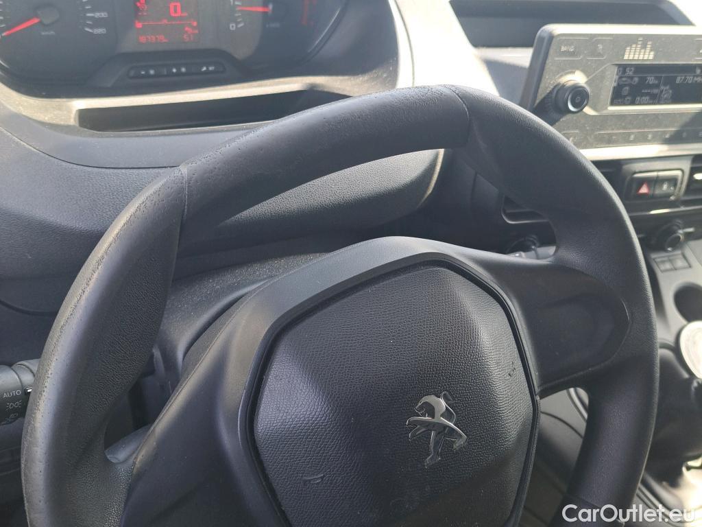  Peugeot  Partner PEUGEOT  / 2018 / 3P / furgón derivado de turismo Pro Standard 600kg BlueHDi 73kW (AC) #56