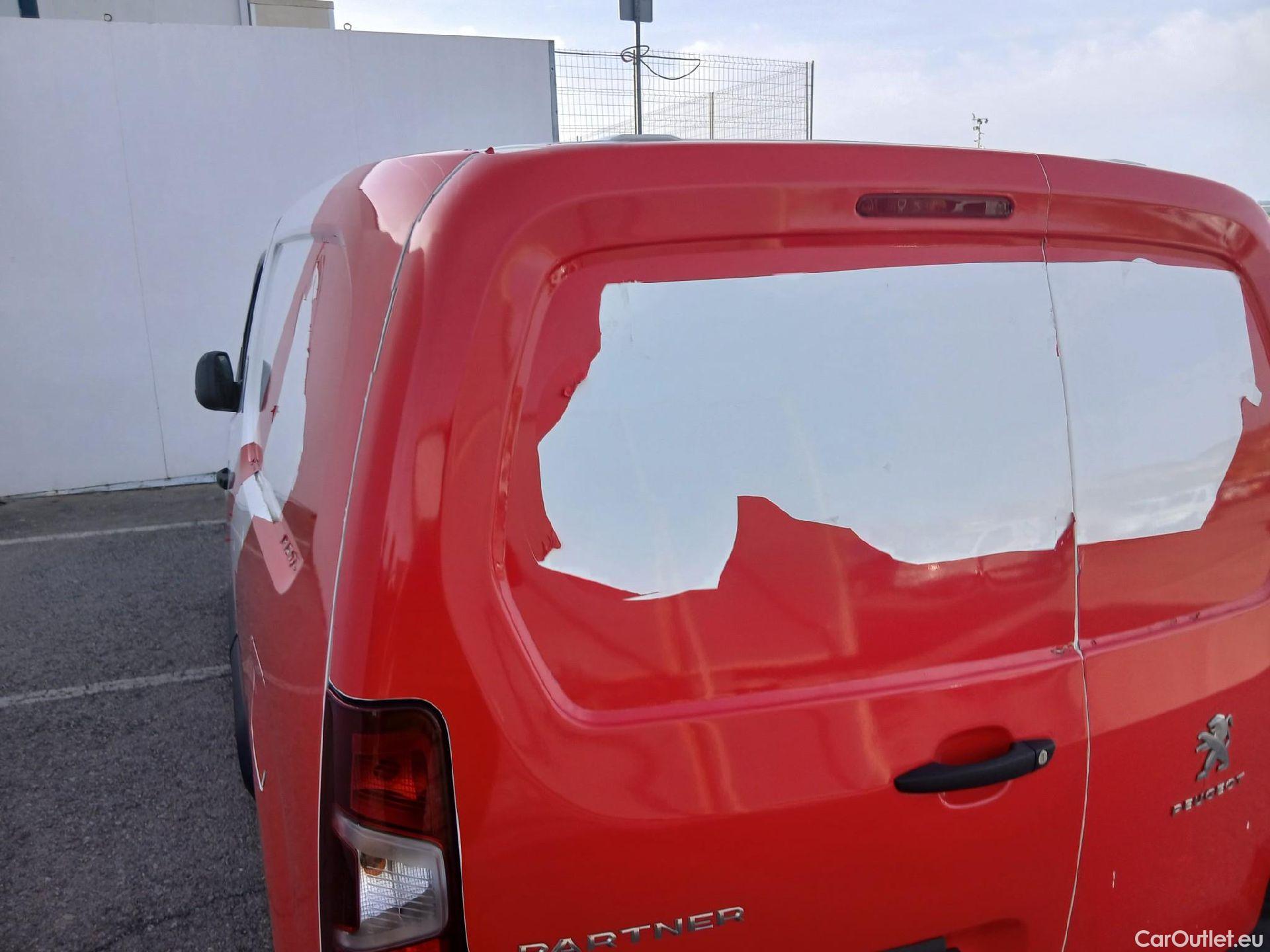  Peugeot  Partner PEUGEOT  / 2018 / 3P / furgón derivado de turismo Pro Standard 600kg BlueHDi 73kW #14