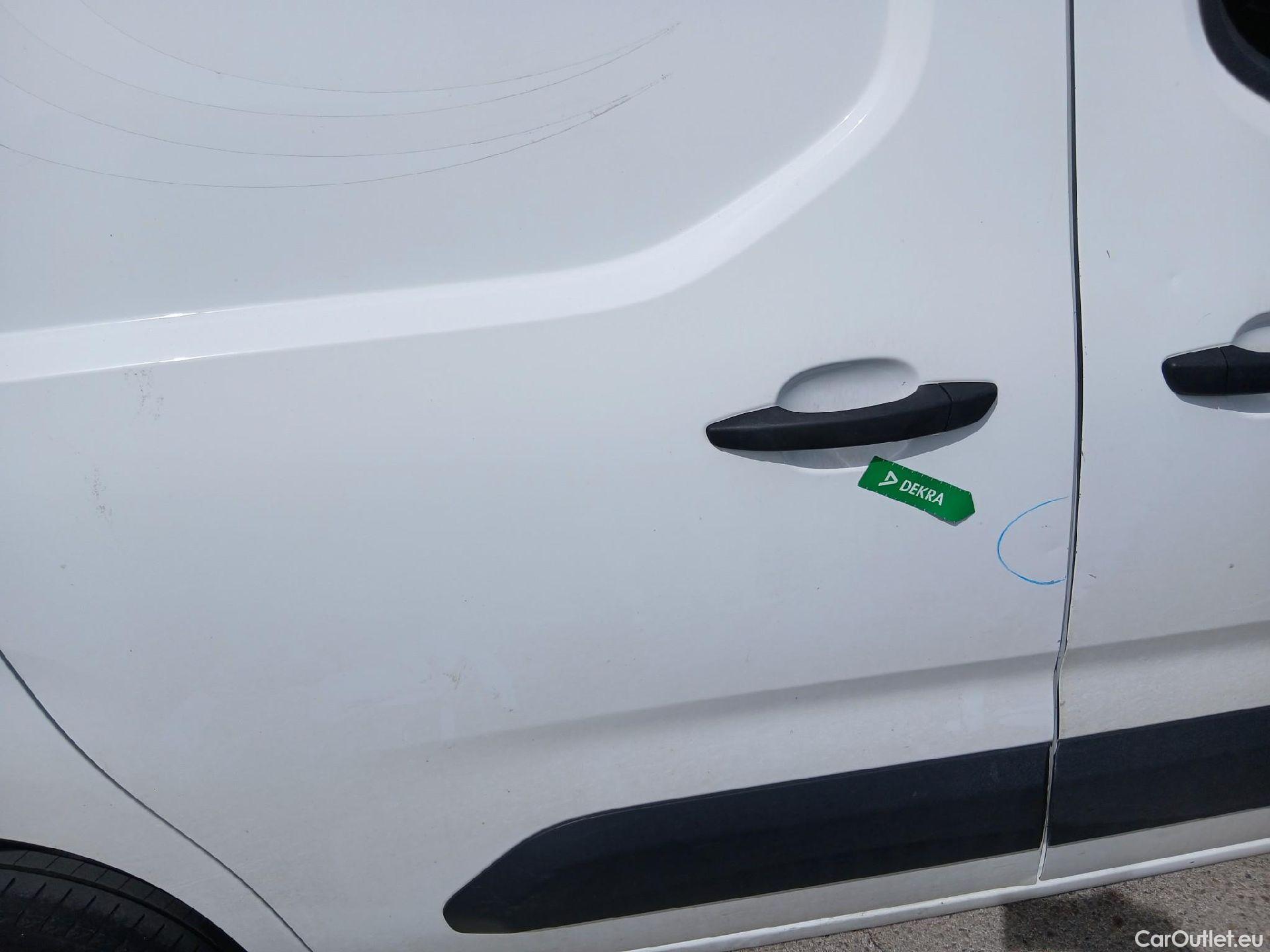  Peugeot  Partner PEUGEOT  / 2018 / 4P / furgón derivado de turismo Premium Standard 600kg BlueHDi 73kW (AC) #47