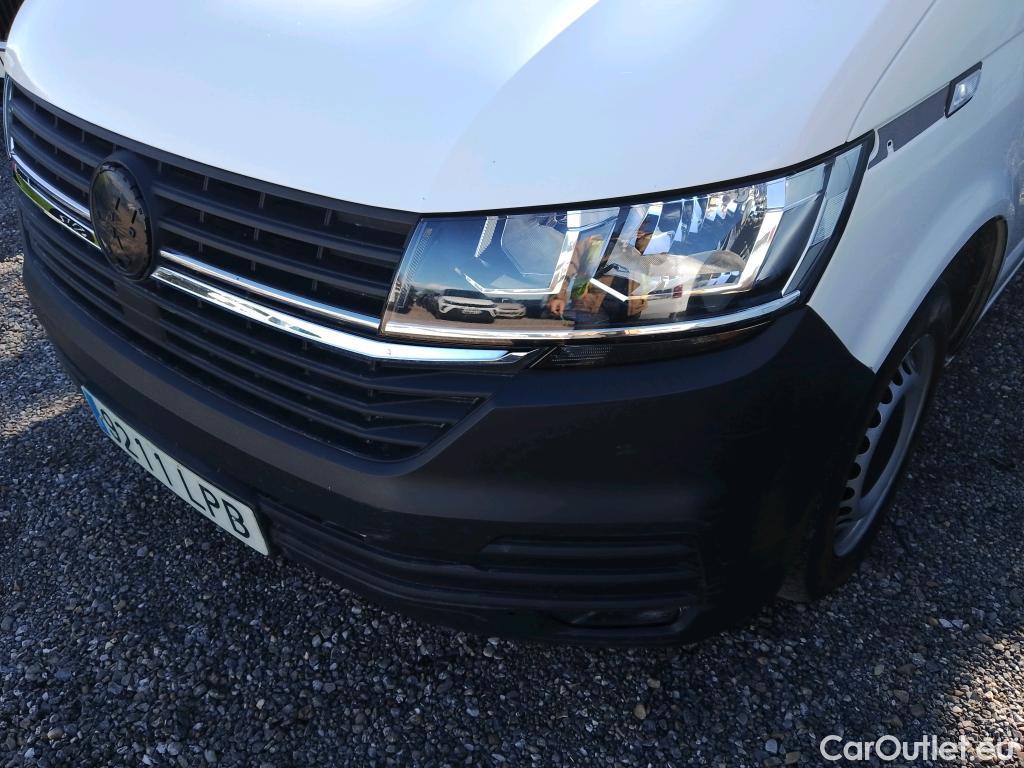 Land Rover  Discovery VOLKSWAGEN Transporter / 2020 / 4P / furgón Furgón Corto TN 2.0 TDI 110kW 4MO #36