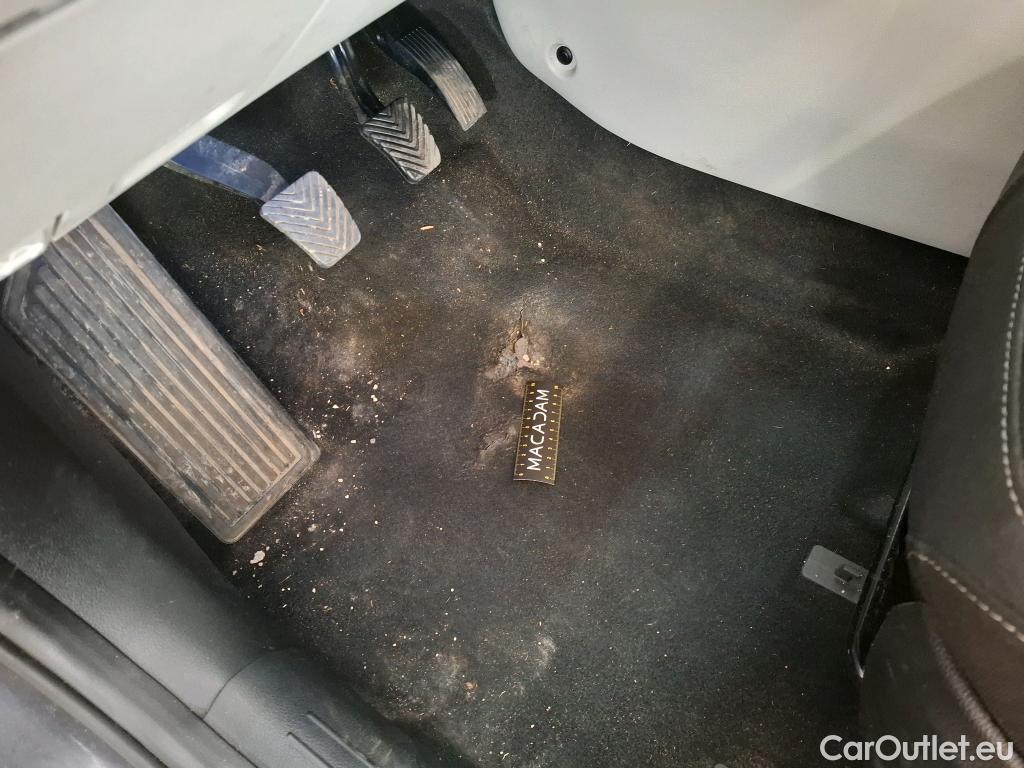  Hyundai  i20 HYUNDAI  / 2020 / 5P / Berline 1.0 T-GDI 100 HYBRID 48V Business #32