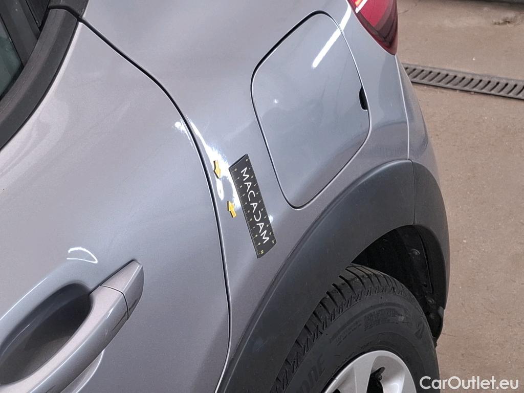  Citroen  C3  Shine Business 1.2 PureTech 80CV BVM5 E6 #64