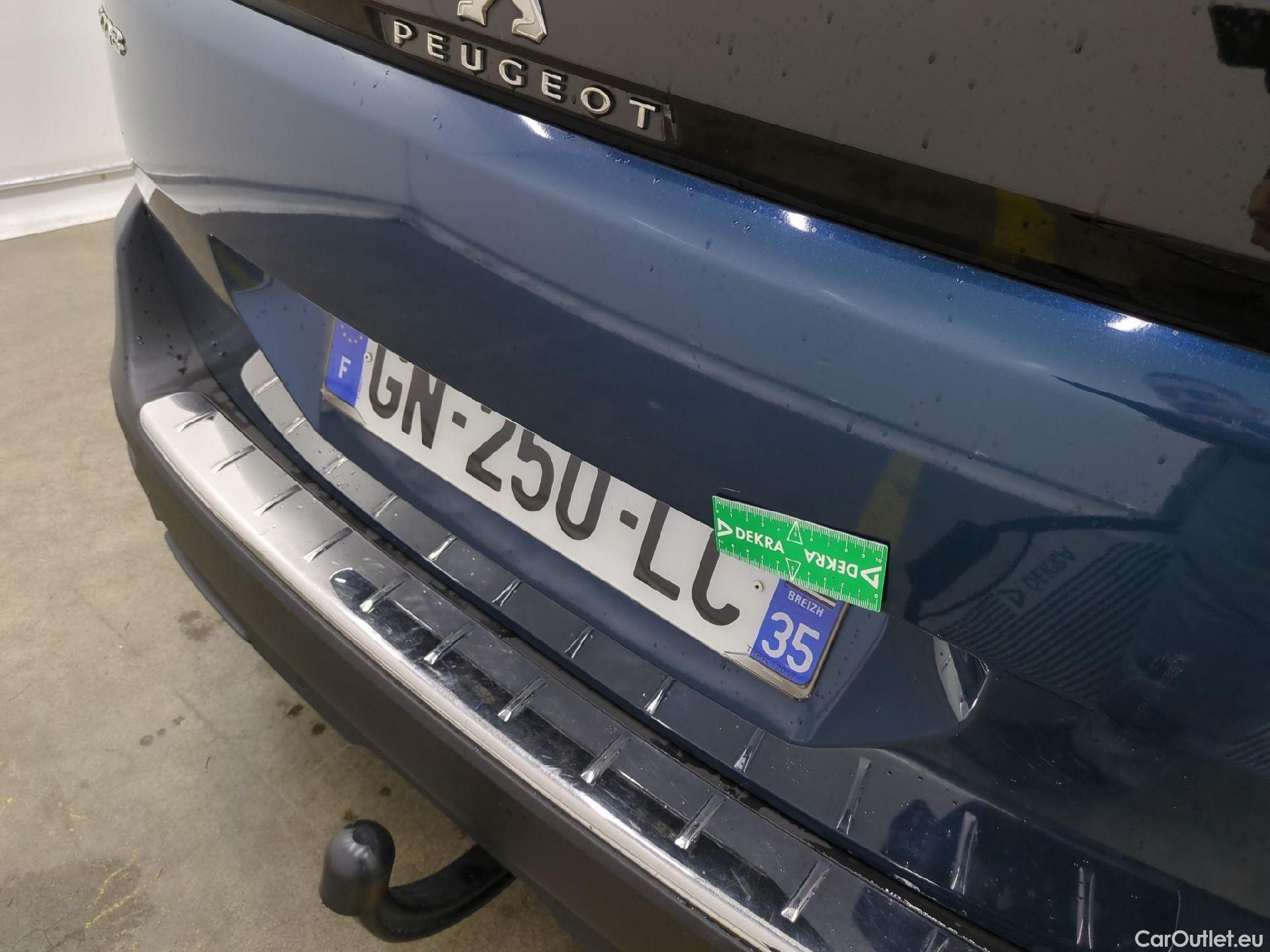  Peugeot  5008  Allure Pack 1.5 HDi 130CV BVA8 7 Sieges E6d #31