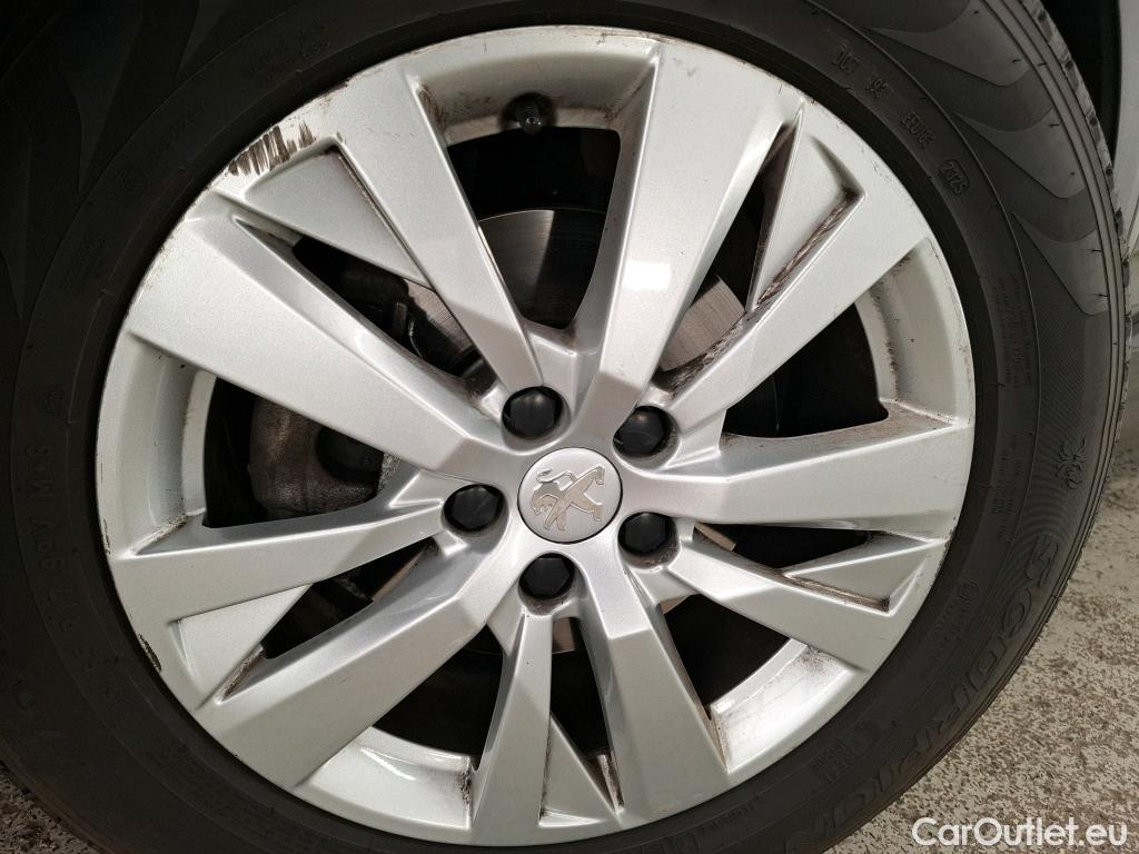  Peugeot  5008  Active Business 1.2 PureTech 130CV BVM6 7 Sieges E6 #114