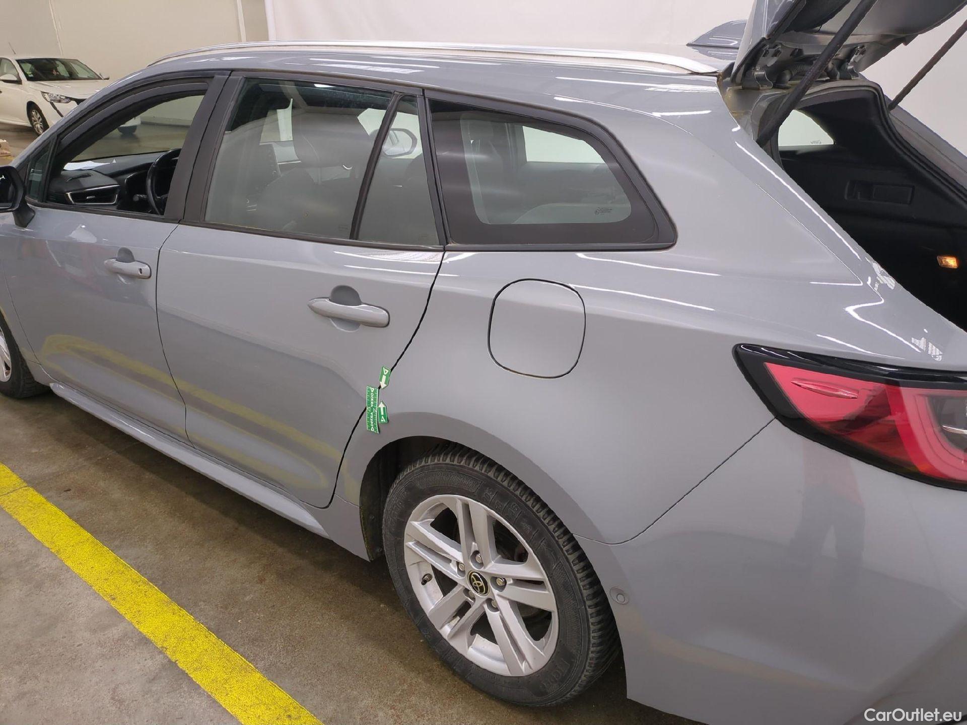  Toyota  Corolla TOYOTA  Touring Sports / 2018 / 5P / Break Hybride 122h Dynamic Business Stage Acad #18