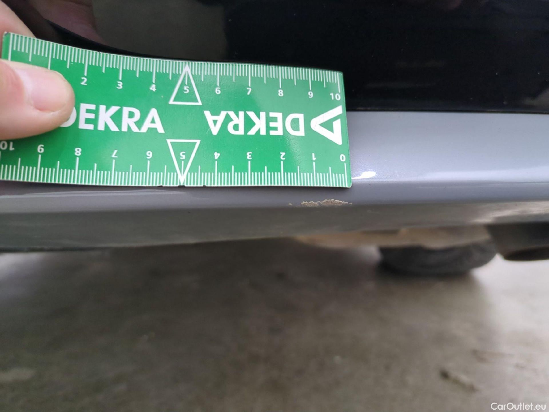  Toyota  Corolla TOYOTA  Touring Sports / 2018 / 5P / Break Hybride 122h Dynamic Business Stage Acad #28