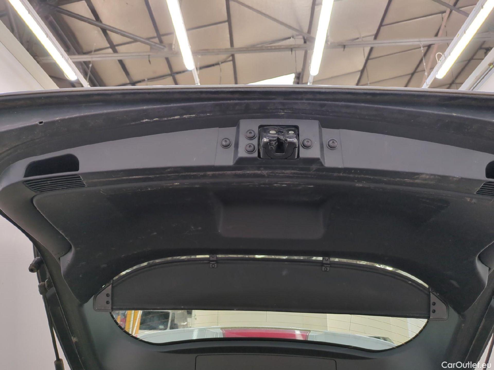  Toyota  Corolla TOYOTA  Touring Sports / 2018 / 5P / Break Hybride 122h Dynamic Business Stage Acad #34