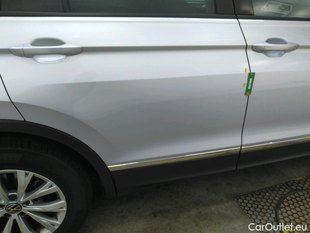  Volkswagen  Tiguan VOLKSWAGEN  / 2020 / 5P / SUV 2.0 TDI 150 DSG7 Life Business #1