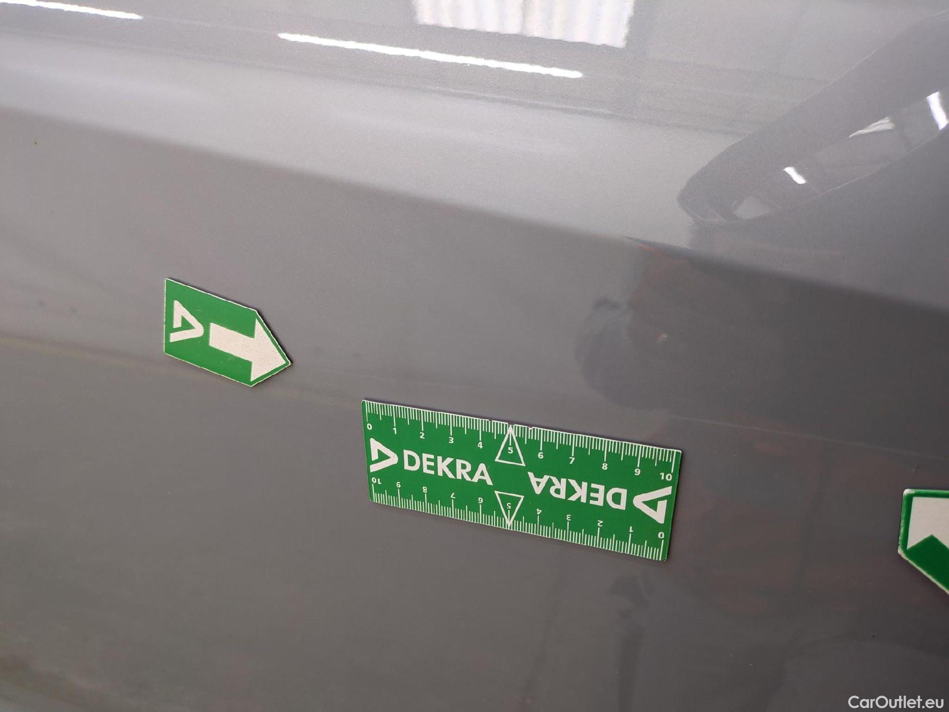  Toyota  Corolla TOYOTA  Touring Sports / 2018 / 5P / Break Hybride 122h Dynamic Business Stage Acad #45