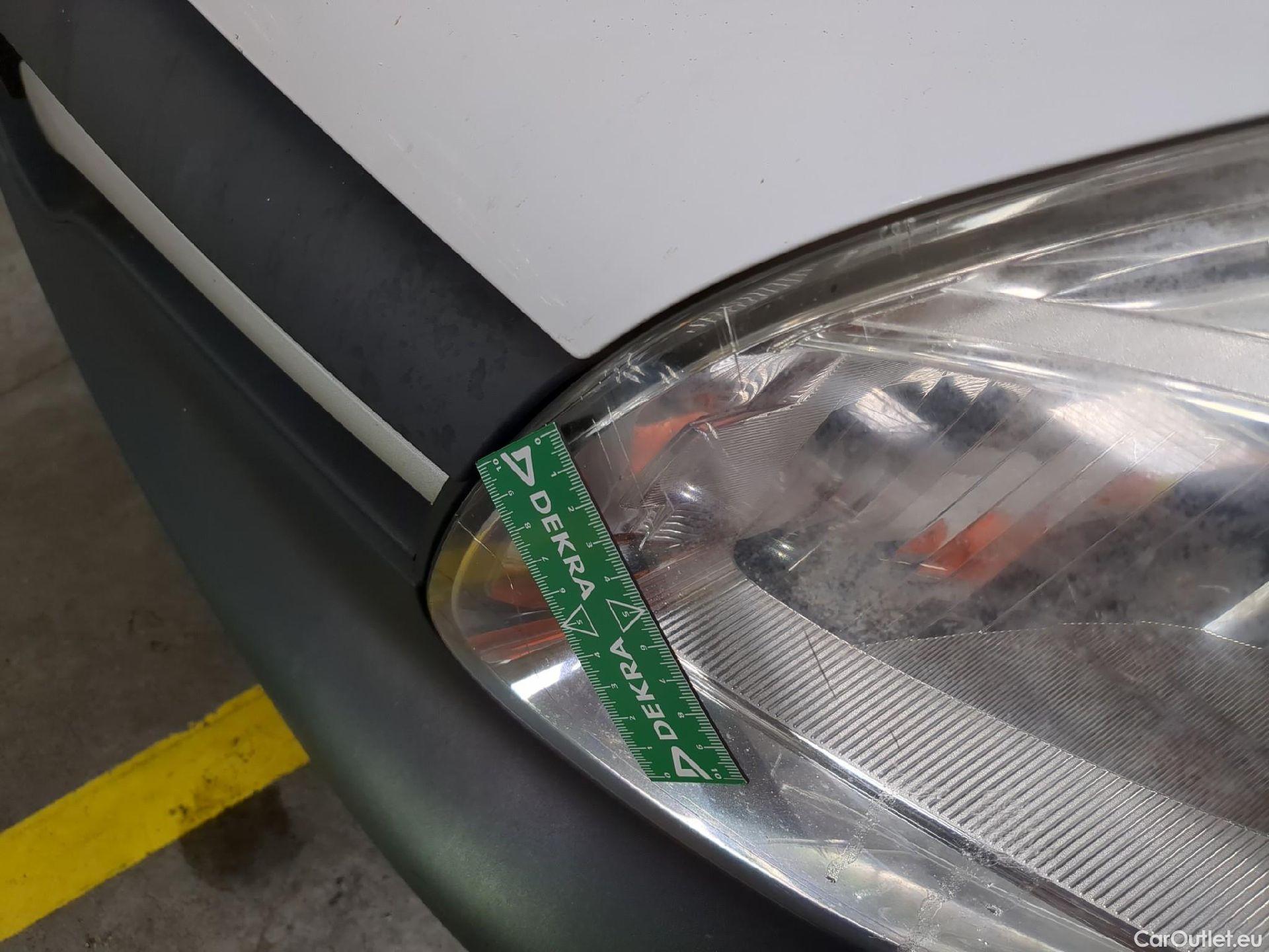  Renault  Kangoo RENAULT  Express / 2013 / 4P / Fourgonnette Extra R-Link dCi 90 #19