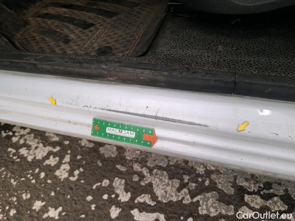  Renault  Kangoo RENAULT  Express / 2013 / 4P / Fourgonnette Extra R-Link dCi 75 #26