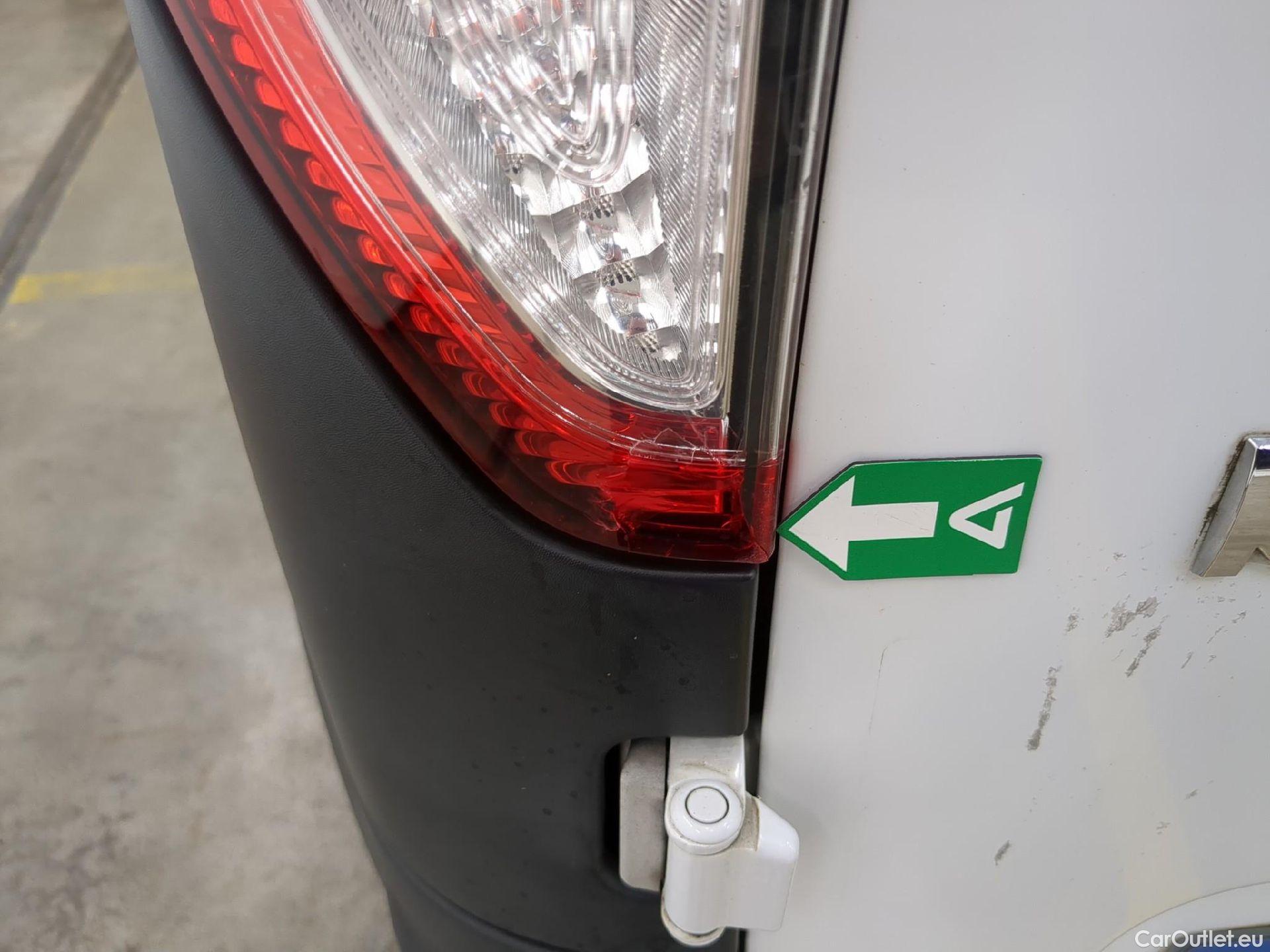  Renault  Kangoo RENAULT  Express / 2013 / 4P / Fourgonnette Extra R-Link dCi 90 #26