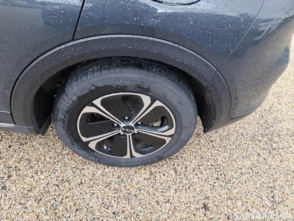  KIA  XCeed KIA  / 2019 / 5P / Crossover 1.6 GDI ISG ISG PHEV ACTIVE BUS DCT6 #4