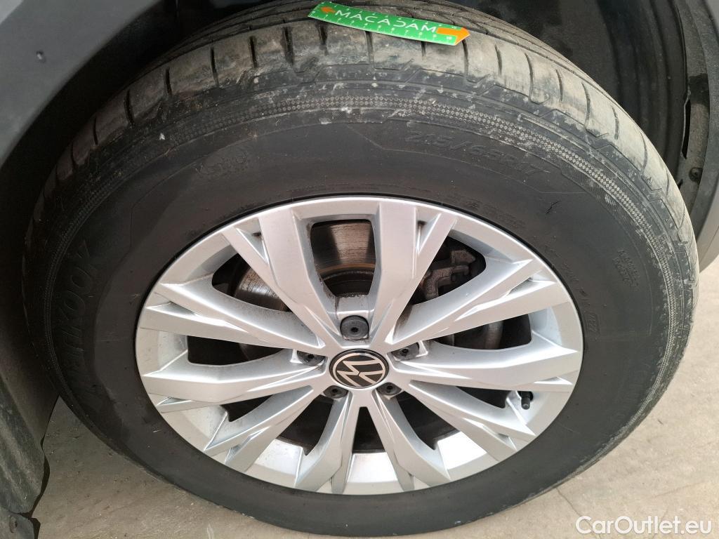  Volkswagen  Tiguan VOLKSWAGEN  / 2020 / 5P / SUV 2.0 TDI 150 DSG7 Life Business #24