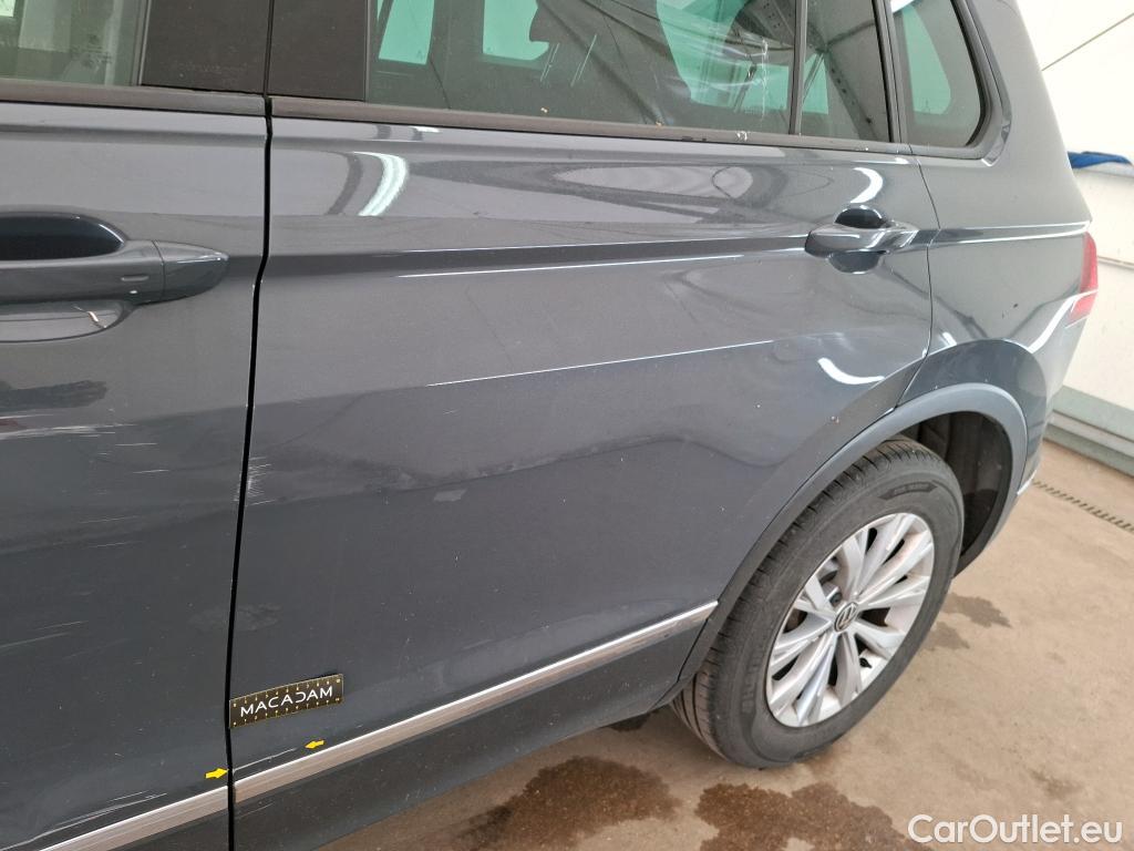  Volkswagen  Tiguan VOLKSWAGEN  / 2020 / 5P / SUV 1.4 eHybrid 245 DSG6 Life Business #19