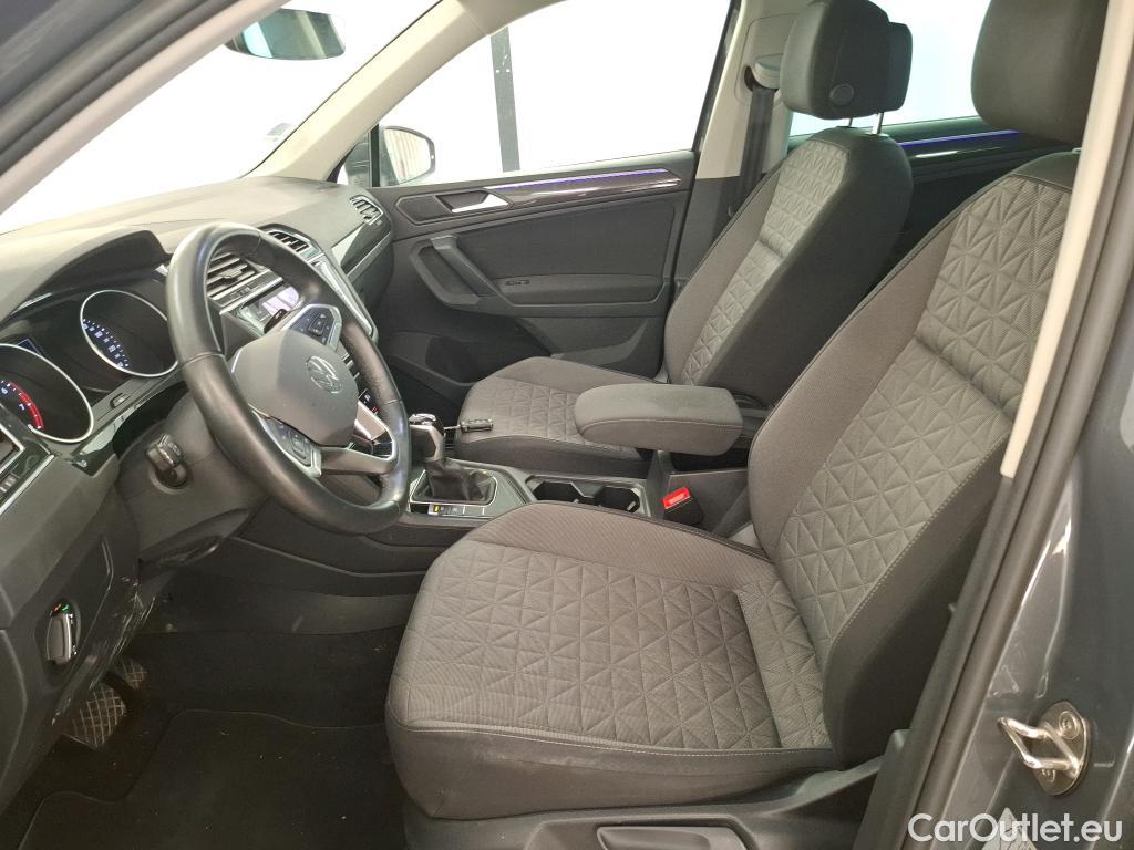  Volkswagen  Tiguan VOLKSWAGEN  / 2020 / 5P / SUV 1.5 TSI 150 DSG7 LIFE BUSI #22