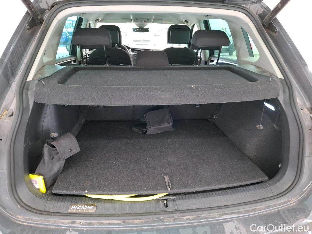  Volkswagen  Tiguan VOLKSWAGEN  / 2020 / 5P / SUV 1.4 eHybrid 245 DSG6 Life Business #35