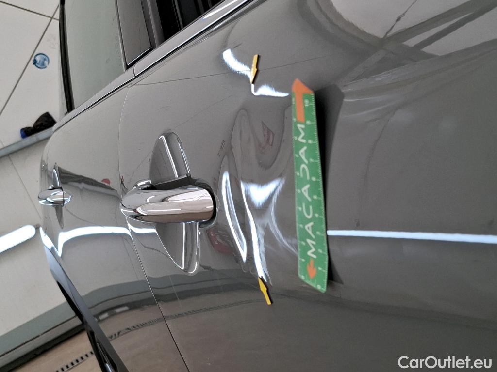  Mini  Cooper MINI Mini / 2014 / 5P / Berline One Edition Greenwich 102 ch #27