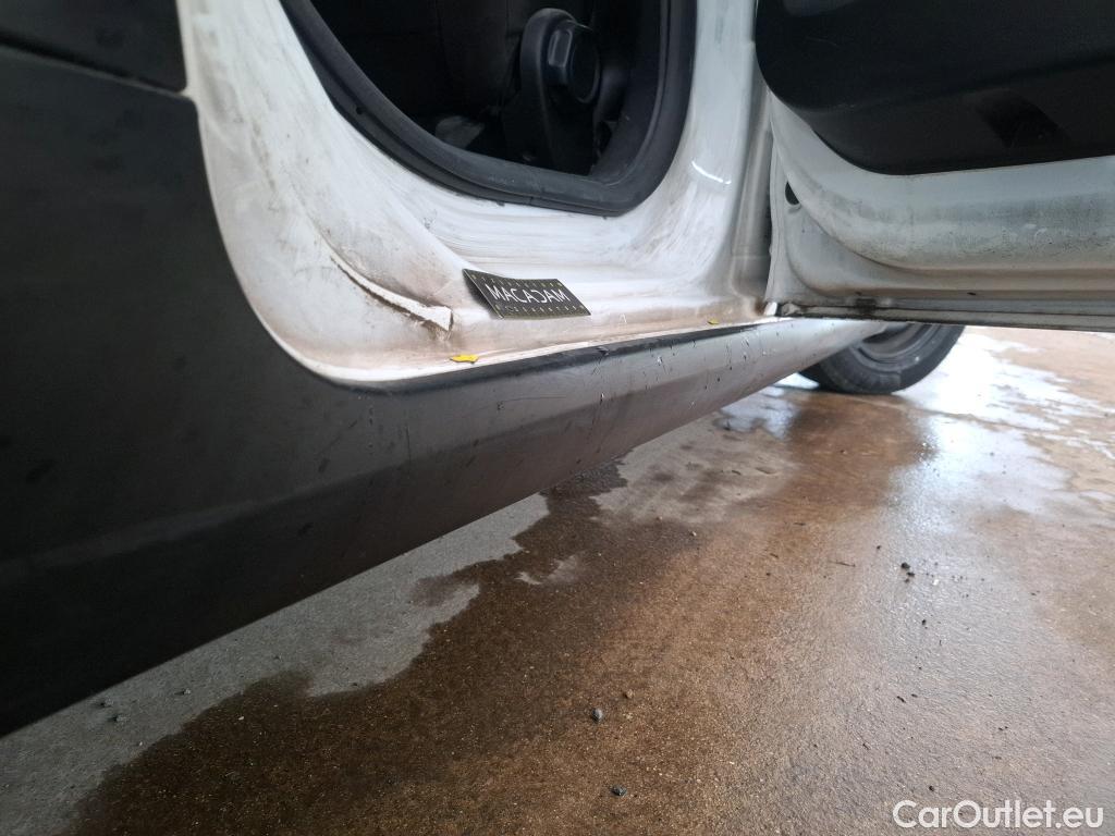  Citroen  C3  Société Feel Business R 1.5 BlueHDI 100CV BVM5 E6dT #1
