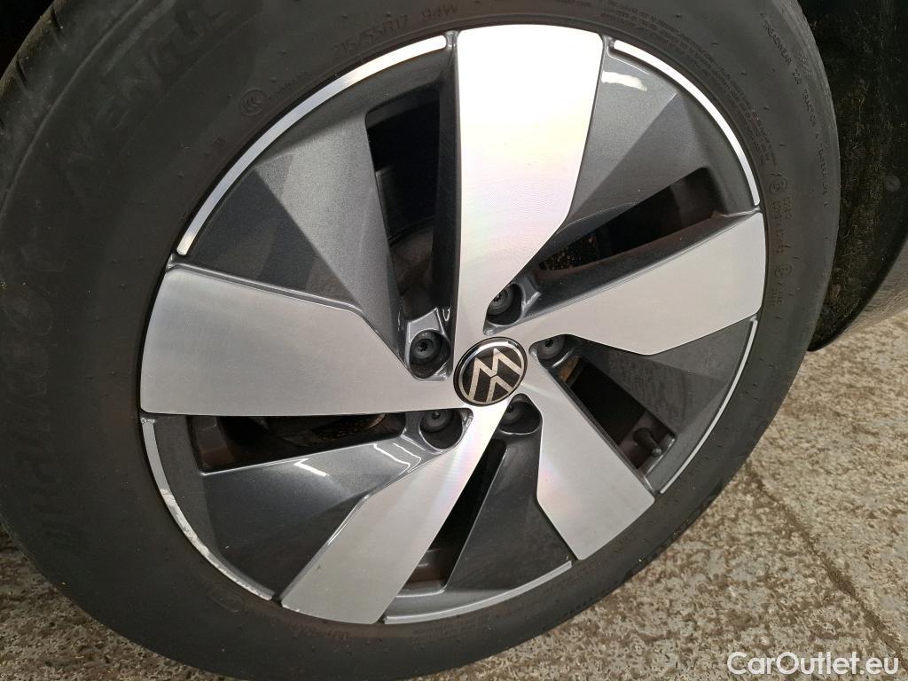  Volkswagen  Passat  Variant 1.5 eTSI 110 kW Life Plus TSI 150CV BVA7 6E #13