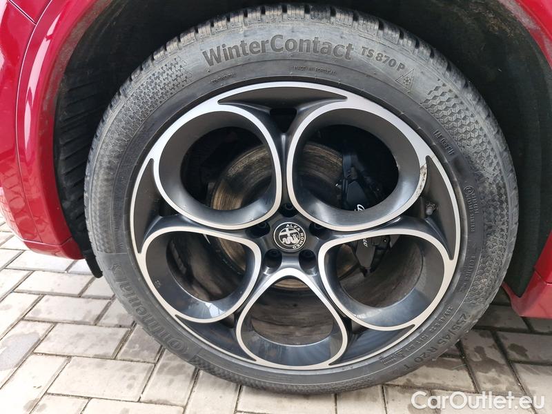  Alfa Romeo   STELVIO Stelvio (630)  2016->)2.0GME 280Veloce AWD AT #1