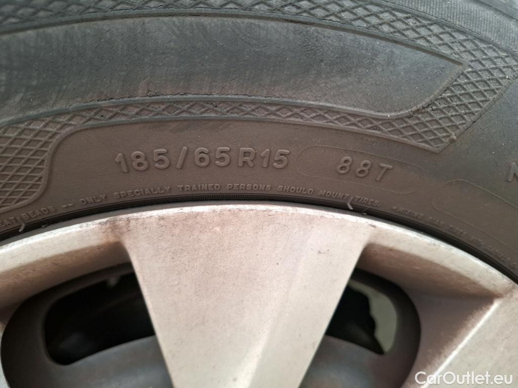  Peugeot  208  Affaire Premium 1.6 HDi 75CV BVM5 E6 #12