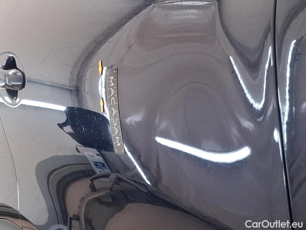  Renault  Kadjar RENAULT  / 2018 / 5P / Crossover Intens TCe 140 EDC FAP - 21 #17