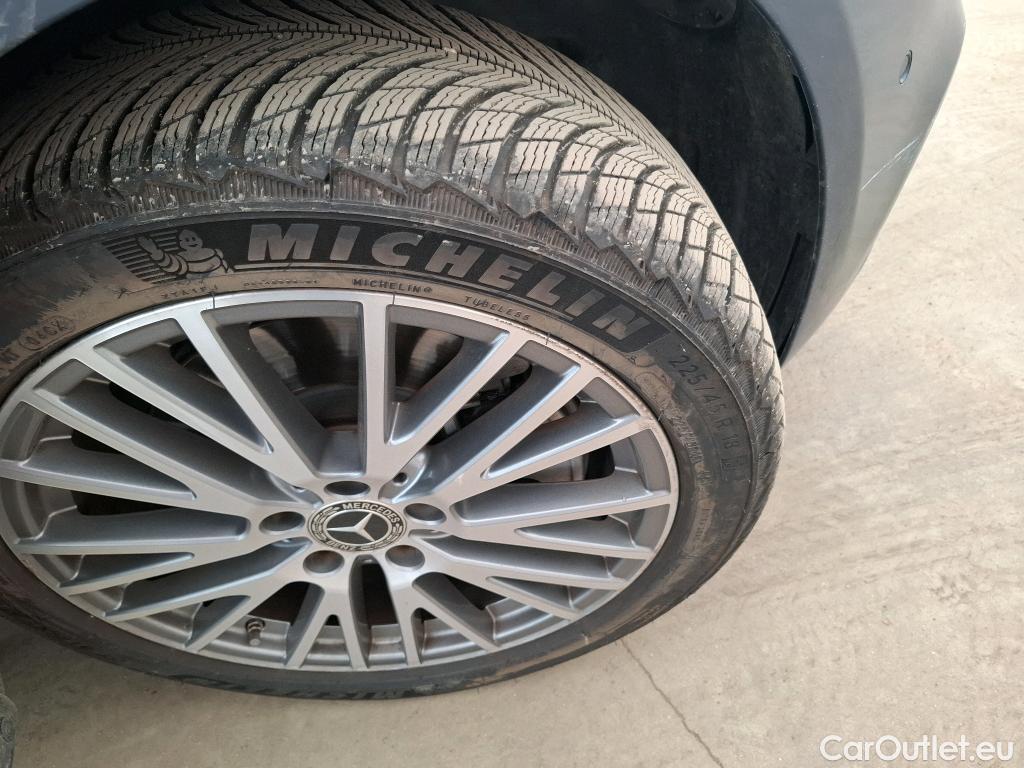  Mercedes  A-Klasse MERCEDES-BENZ Classe A Berline / 2018 / 4P / Berline A 250 e Progressive Line 8G-DCT #9